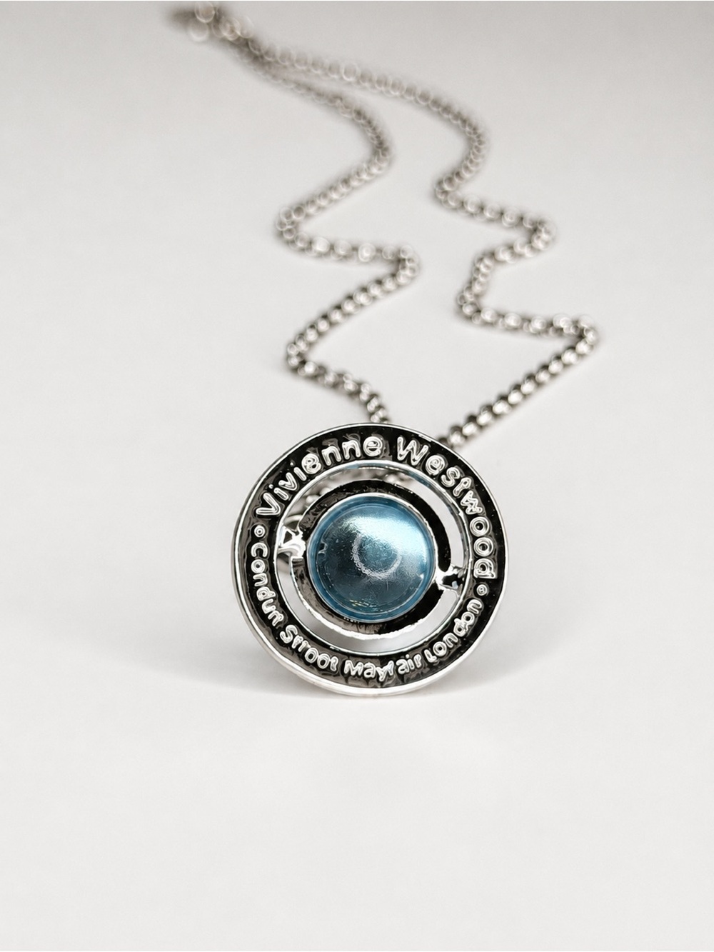 Vivienne Westwood New Tiny Orb Crystal Pendant Necklace Blue Silver-Tone - Picture 3 of 5